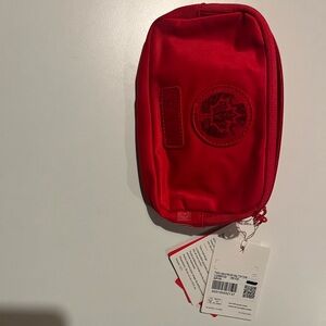 Lululemon team Canada belt bag NWT